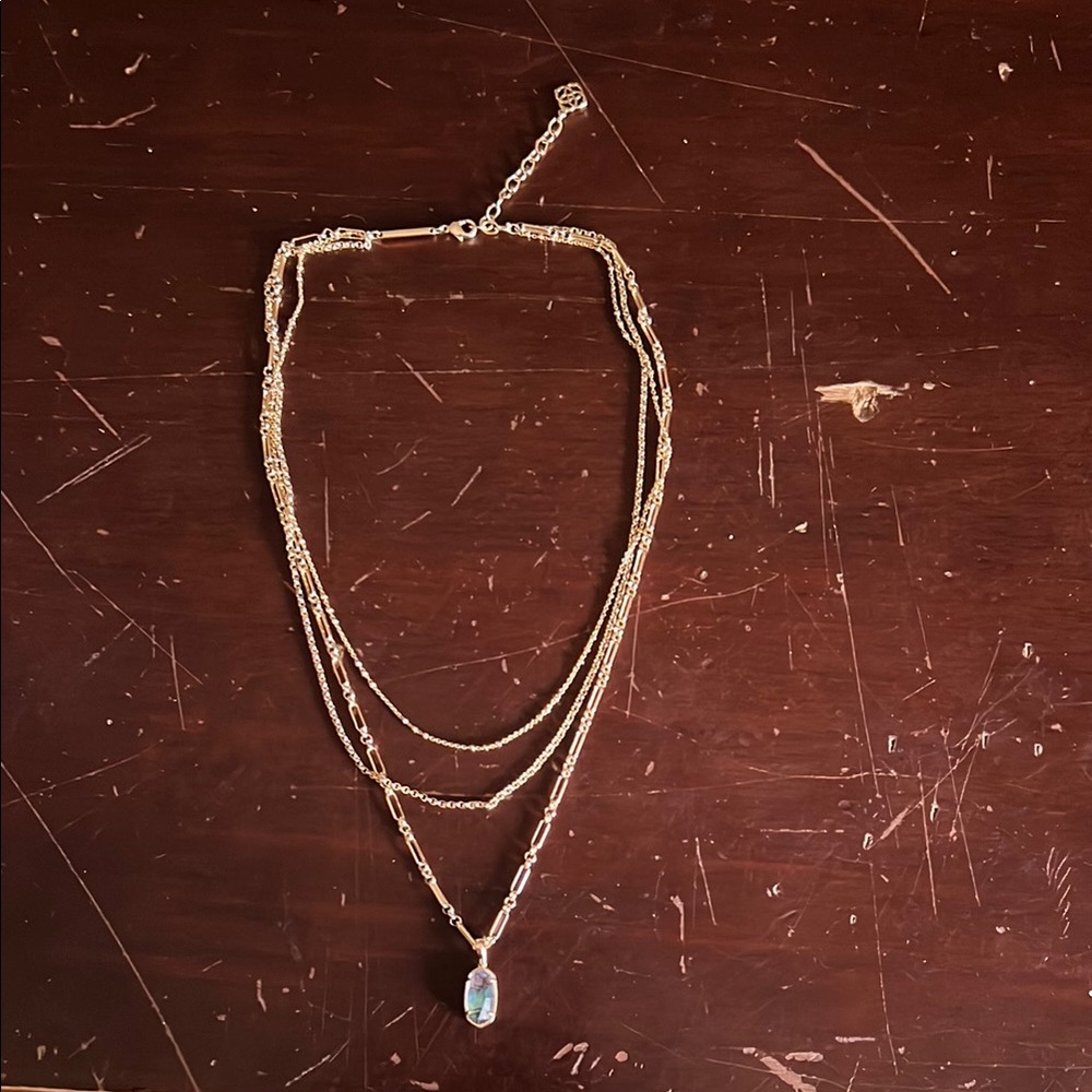 Kendra Scott necklace